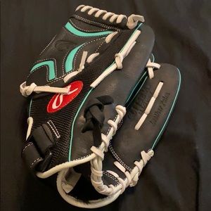 Women’s softball glove new